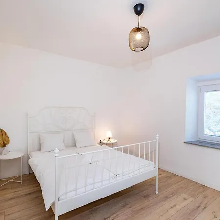 Holiday home 3 Bedroom Stunning In Gornje Rastane Donje Rastane