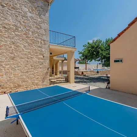 3 Bedroom Stunning In Gornje Rastane