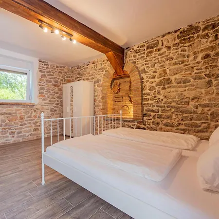 Holiday home 3 Bedroom Stunning In Gornje Rastane *