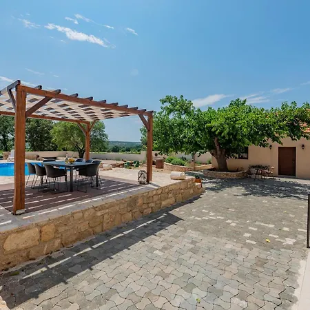 3 Bedroom Stunning In Gornje Rastane *